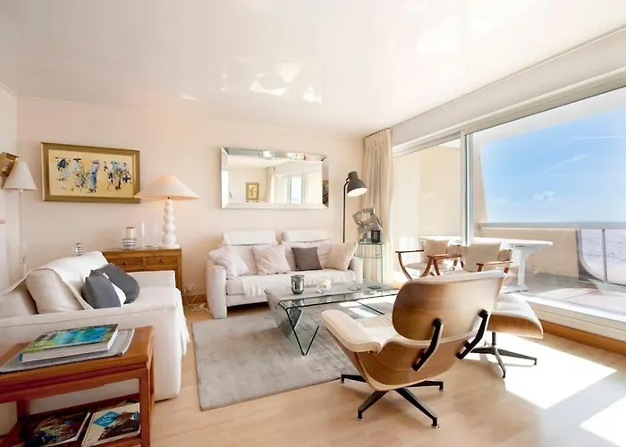 Face : Les Vagues Bauloises * La Baule